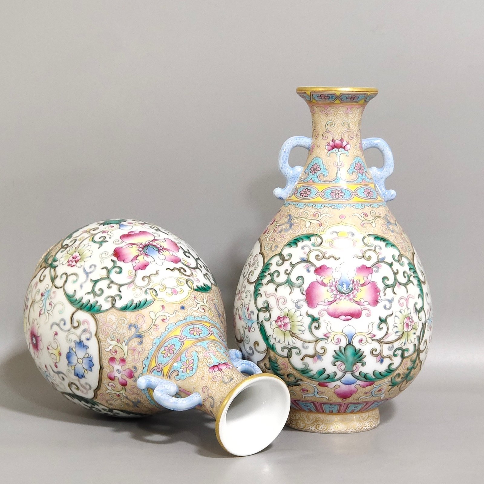 Qing Dynasty Qianlong gold-painted amphora