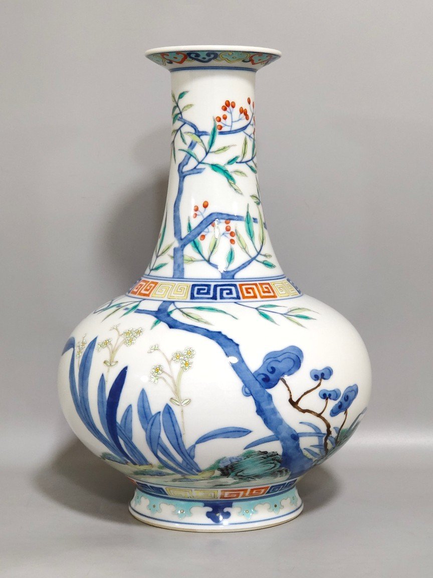 Qing Dynasty Qianlong doucai narcissus flat-bellied vase