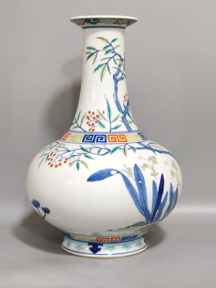 Qing Dynasty Qianlong doucai narcissus flat-bellied vase