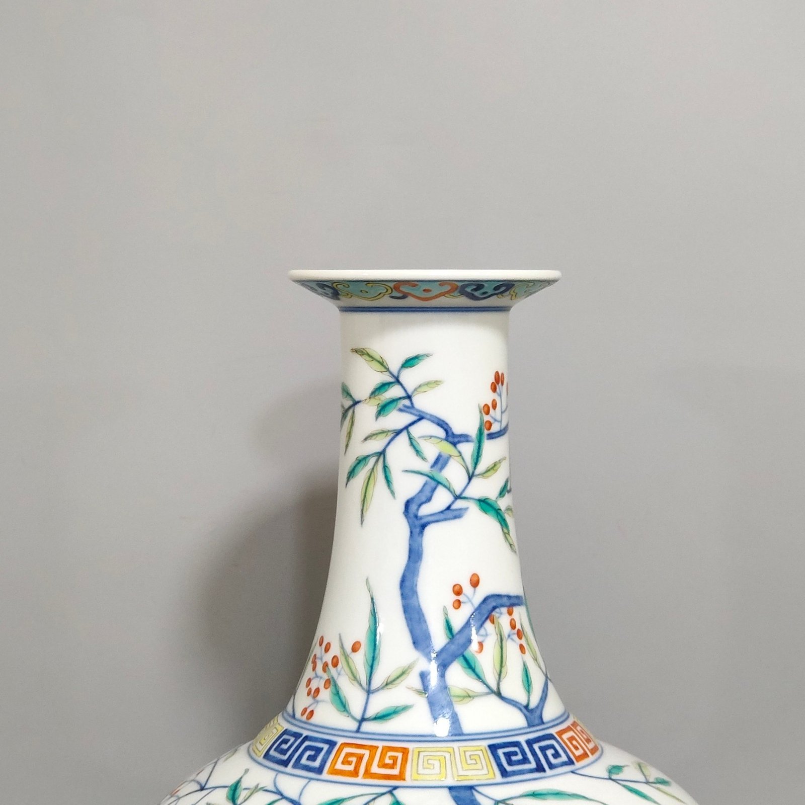 Qing Dynasty Qianlong doucai narcissus flat-bellied vase