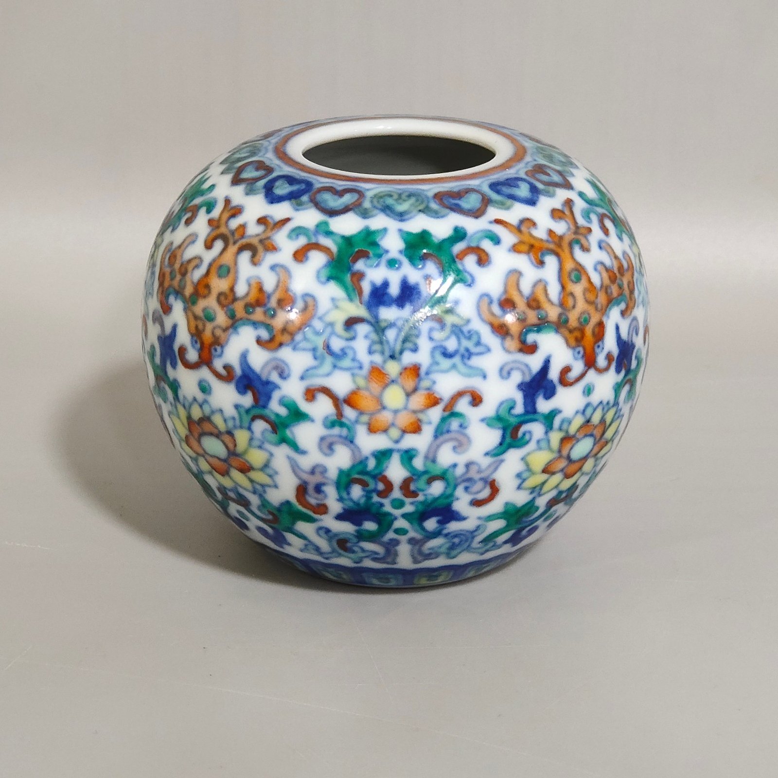 Qing Dynasty Qianlong doucai Rui Lian Fu Zhi soul water bowl