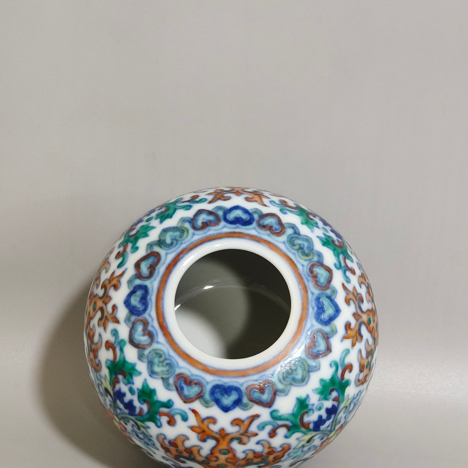 Qing Dynasty Qianlong doucai Rui Lian Fu Zhi soul water bowl