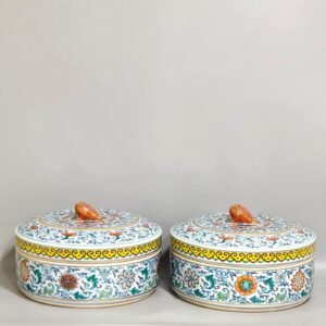 Qing Dynasty Qianlong doucai lid box