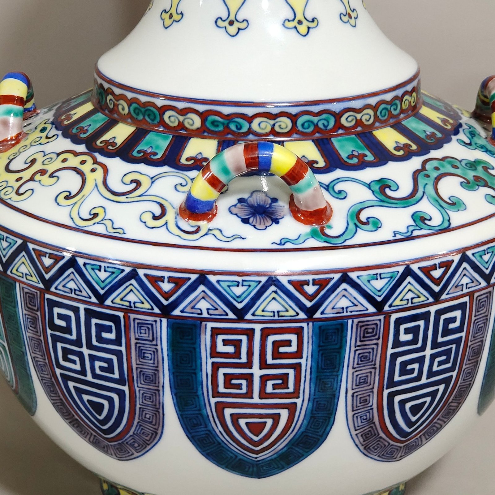 Qing Dynasty Qianlong doucai red dragon vase
