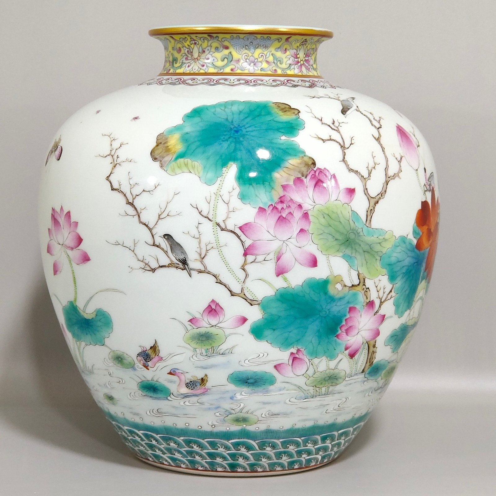 Qing Dynasty Qianlong A lotus pond erotic jar
