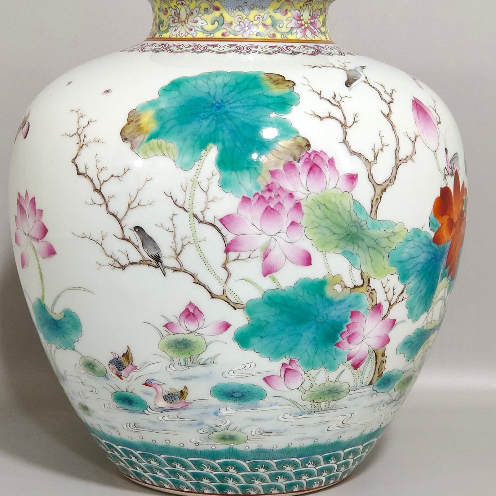 Qing Dynasty Qianlong A lotus pond erotic jar