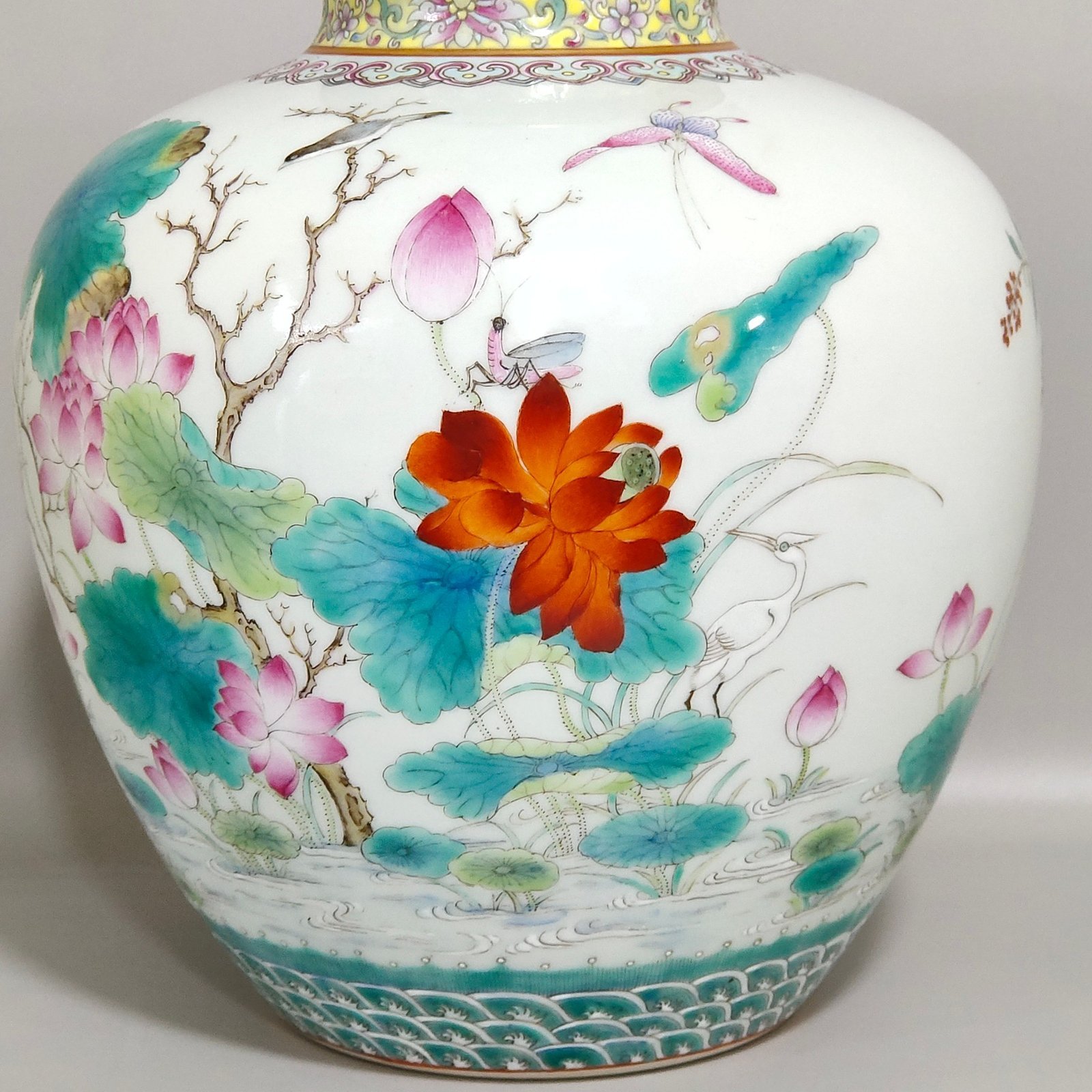 Qing Dynasty Qianlong A lotus pond erotic jar