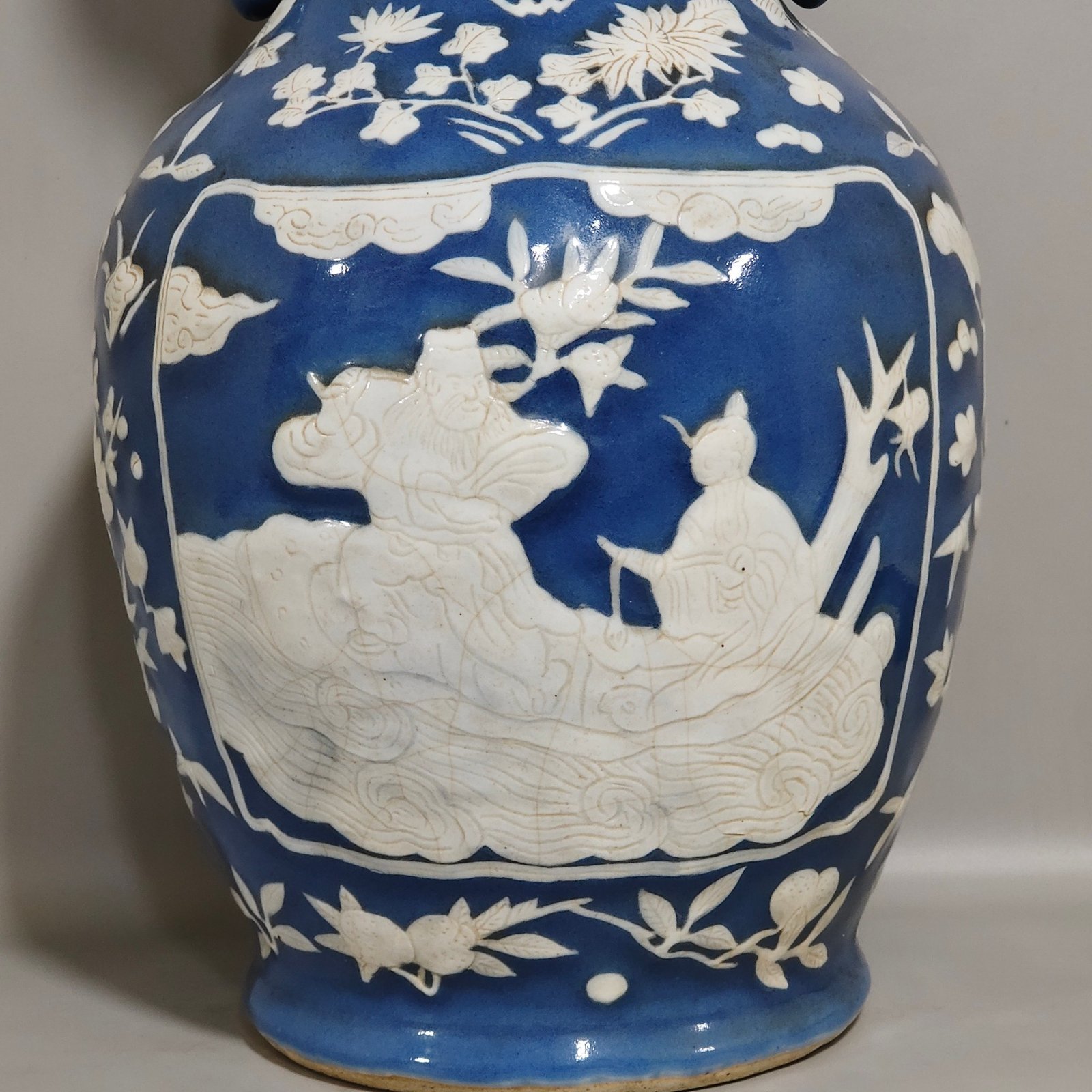 Qing Dynasty Qianlong A blue-glazed white amphora