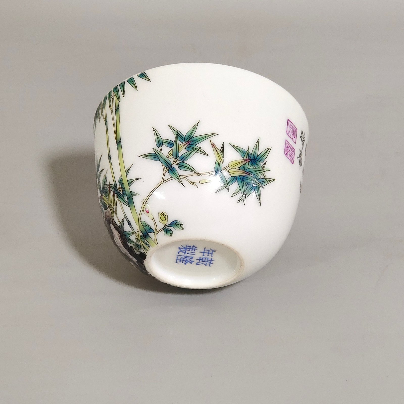 Qing Dynasty Qianlong rose green bamboo poetry cup
