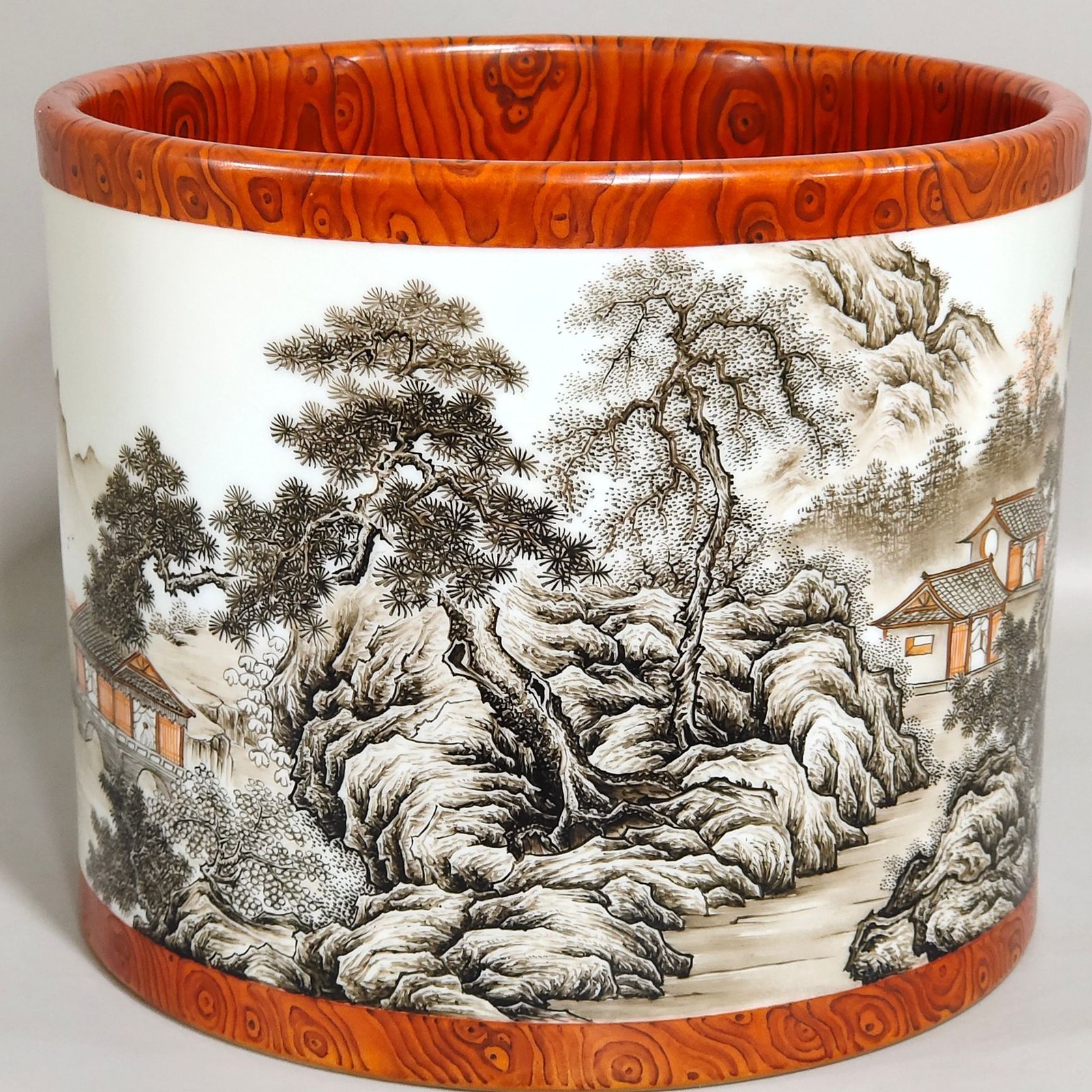 Qing Dynasty Qianlong wood grain glazed landscape pen holder