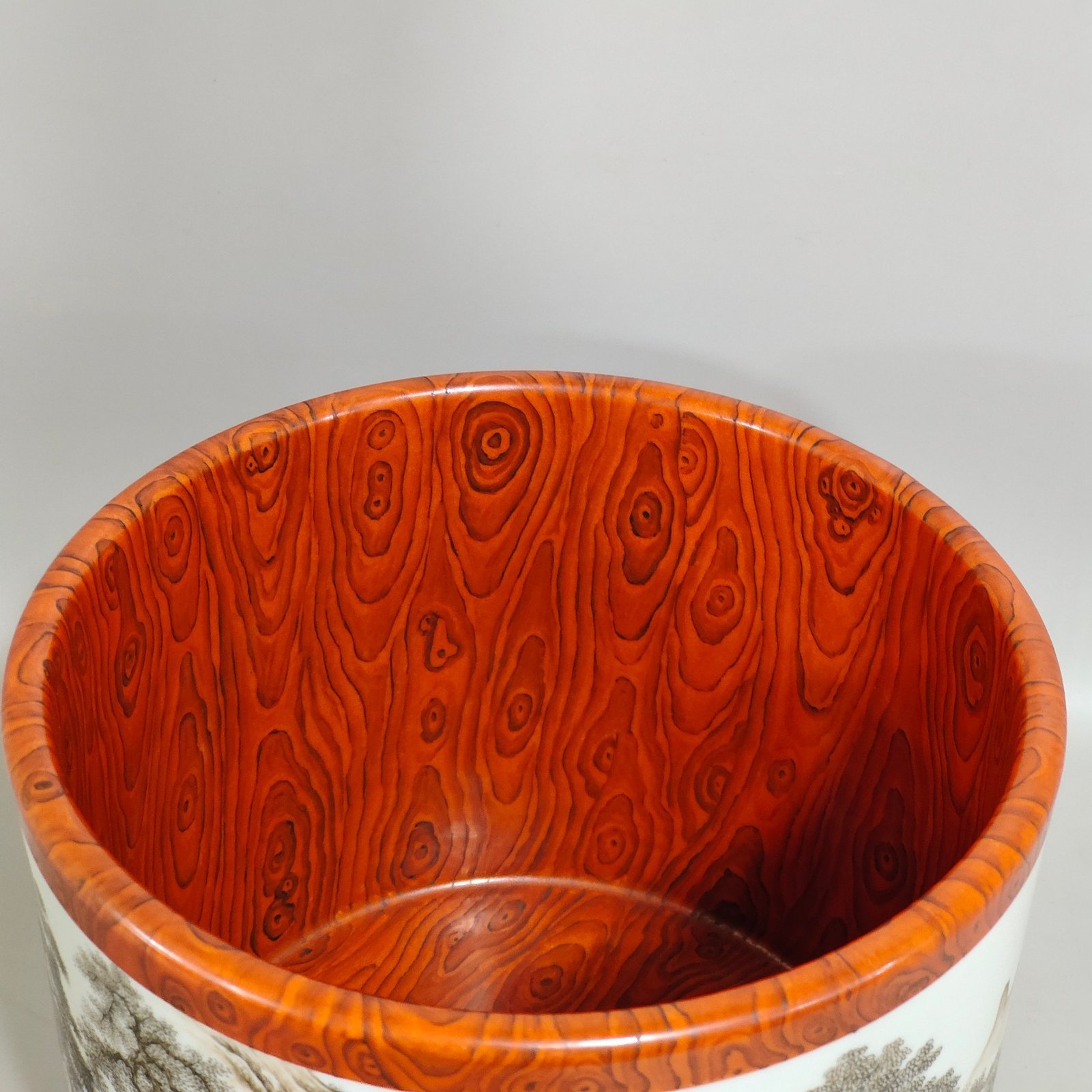Qing Dynasty Qianlong wood grain glazed landscape pen holder
