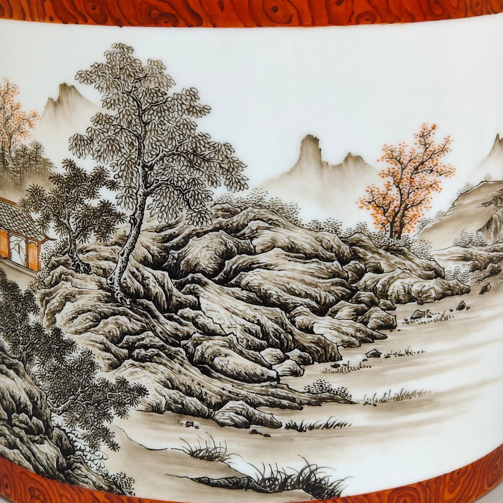 Qing Dynasty Qianlong wood grain glazed landscape pen holder
