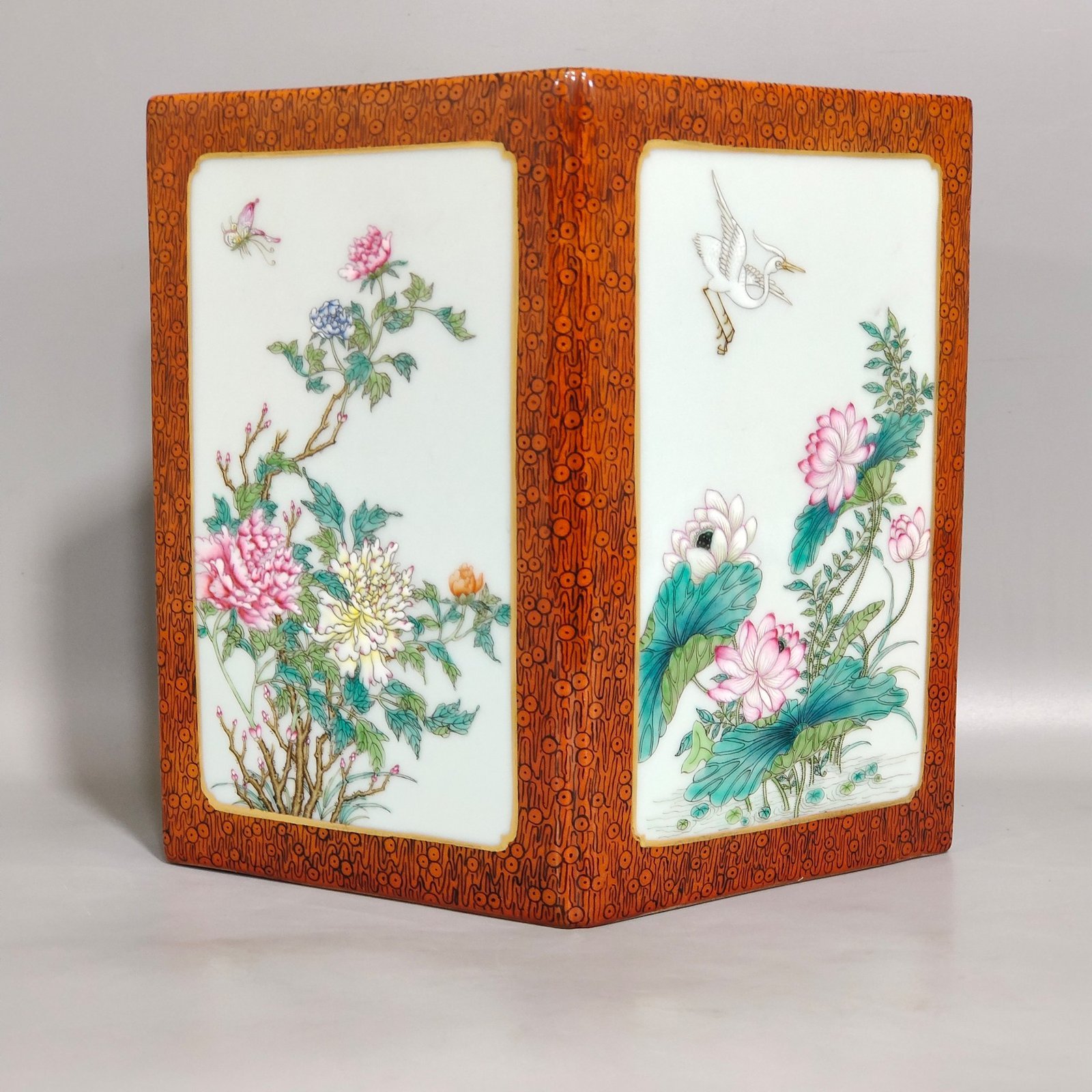 Qing Dynasty Qianlong wood grain glazed prismatic flower and bird pen holder