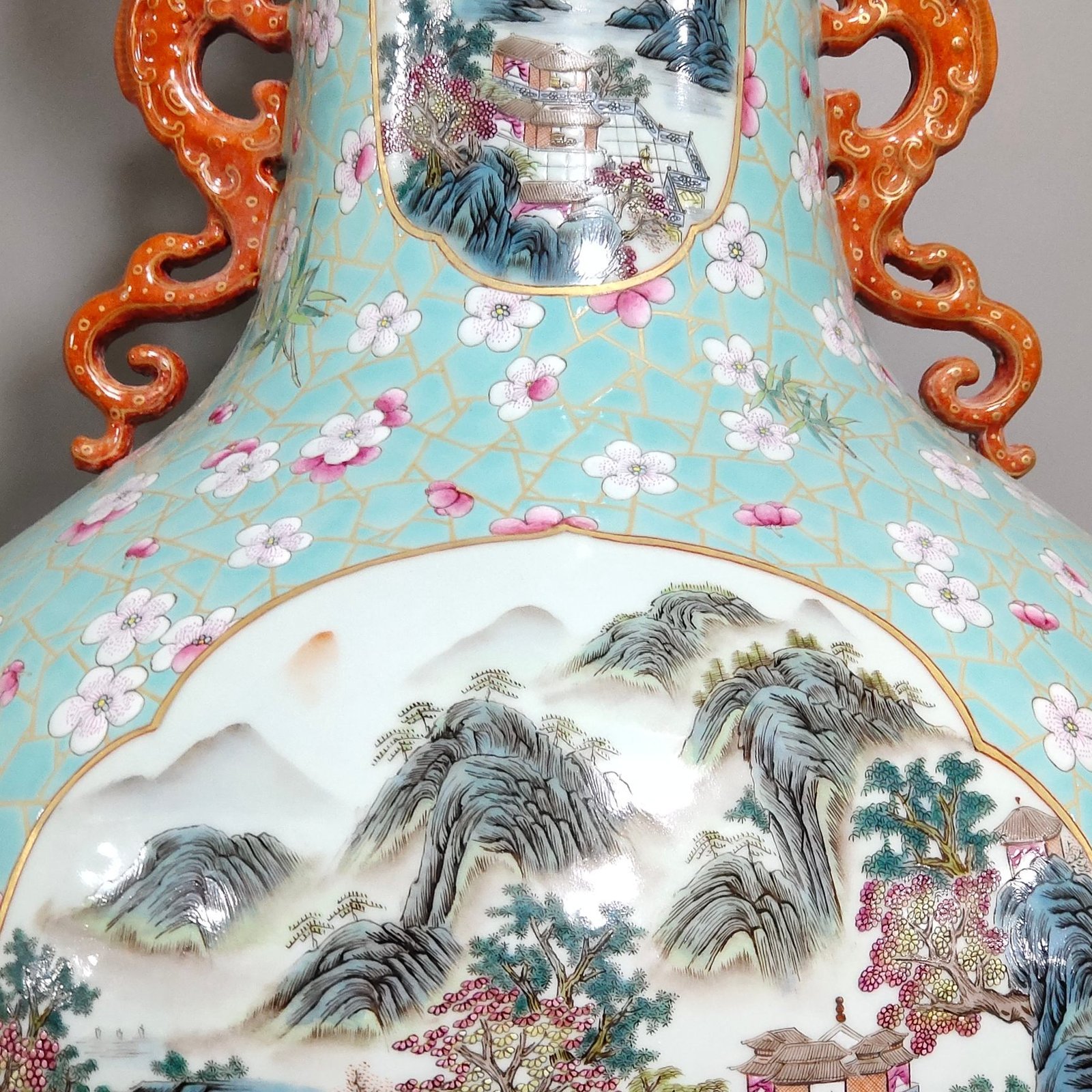 Qing Dynasty Qianlong A large turquoise green landscape amphora