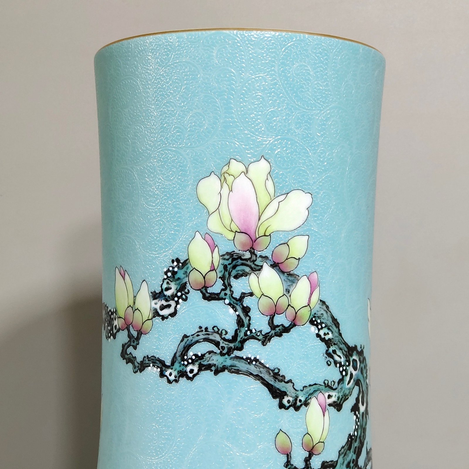 Qing Dynasty Qianlong turquoise green peeled peony flower blooming wealth celestial vase