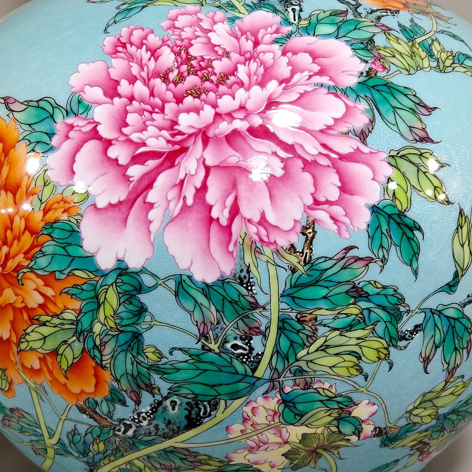 Qing Dynasty Qianlong turquoise green peeled peony flower blooming wealth celestial vase