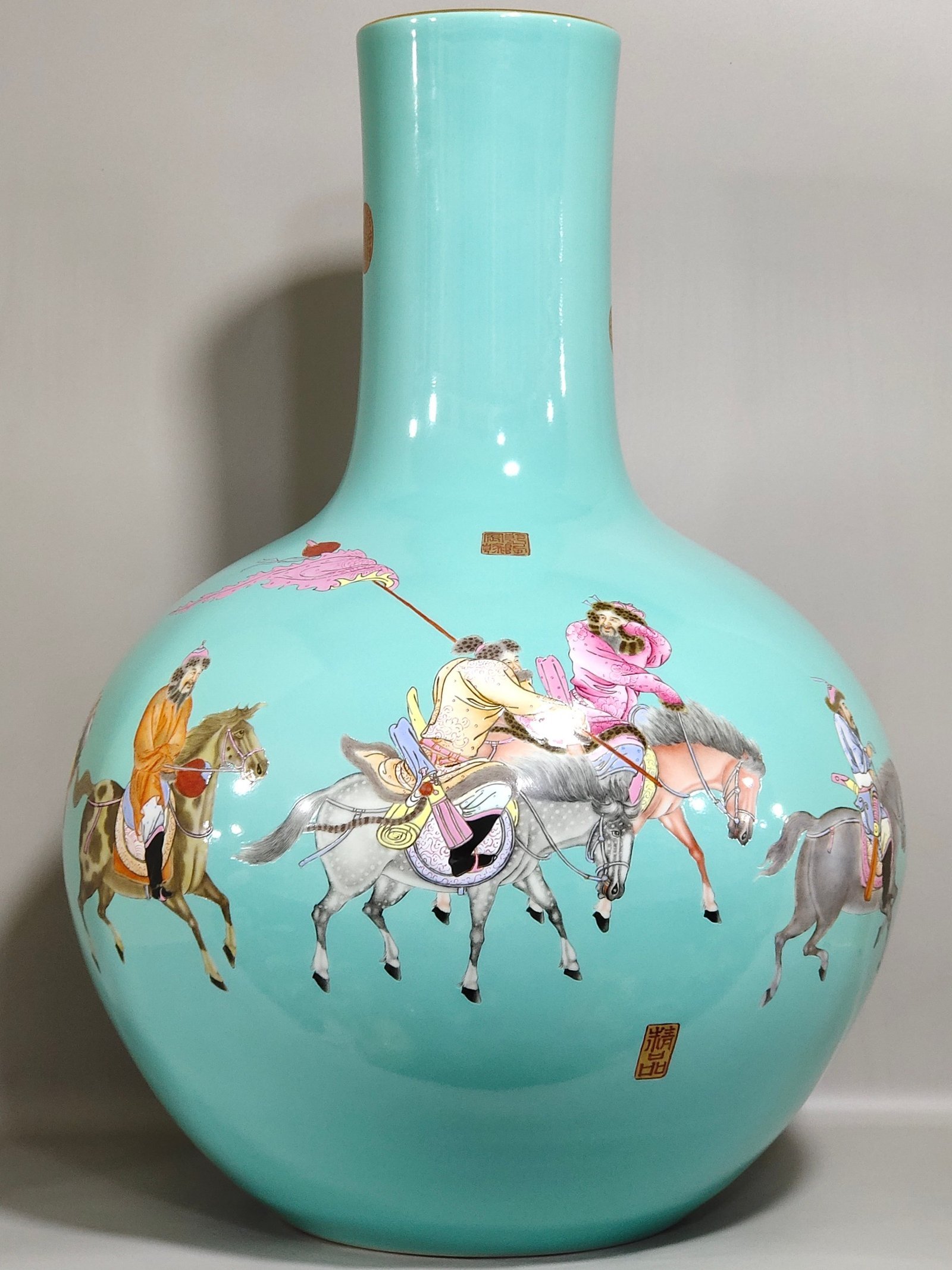 Qing Dynasty Qianlong turquoise green celestial sphere vase