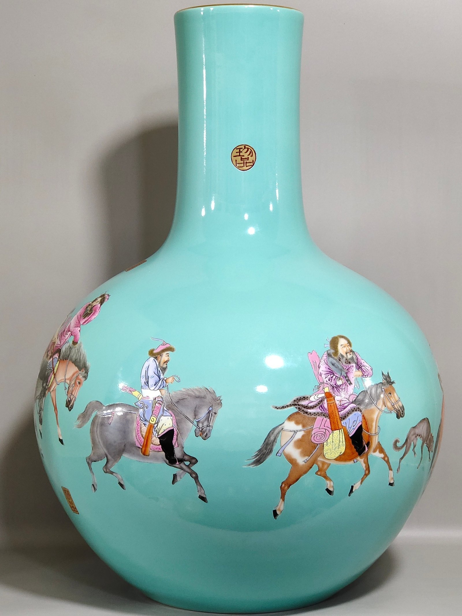 Qing Dynasty Qianlong turquoise green celestial sphere vase