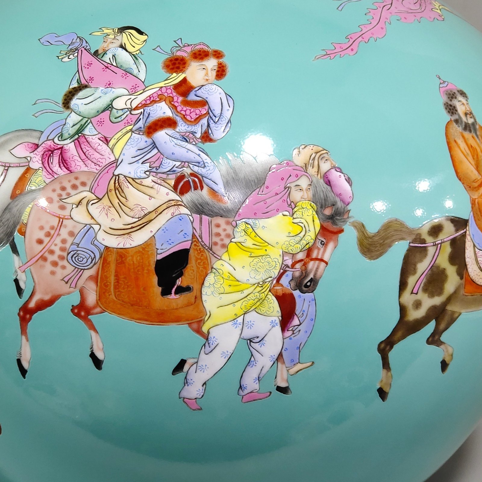 Qing Dynasty Qianlong turquoise green celestial sphere vase