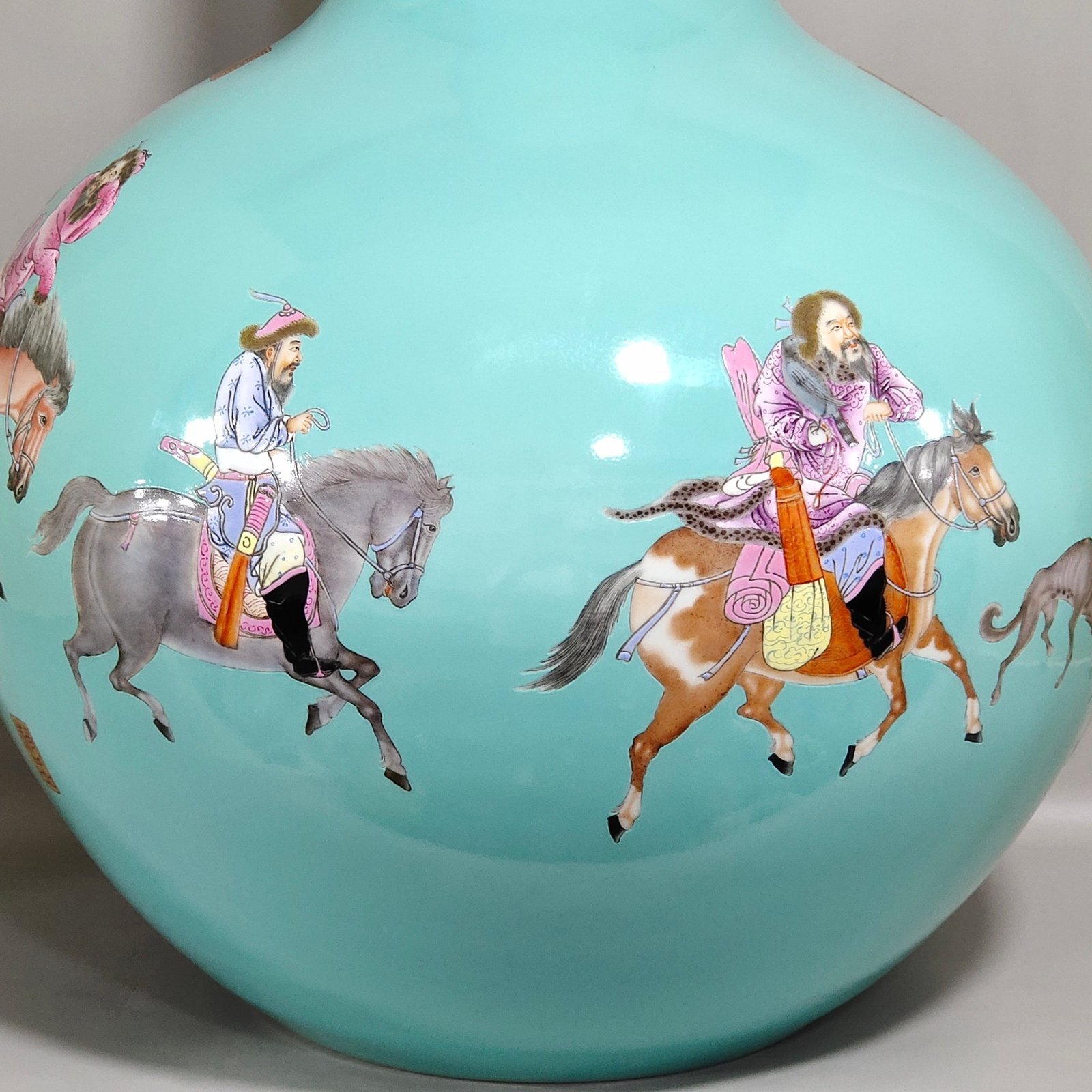 Qing Dynasty Qianlong turquoise green celestial sphere vase