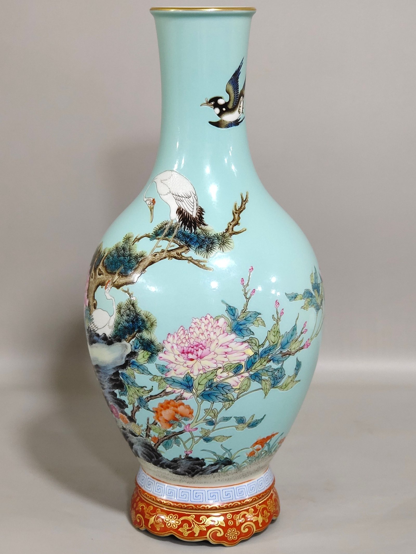 Qing Dynasty Qianlong turquoise green crane and longevity olive vase