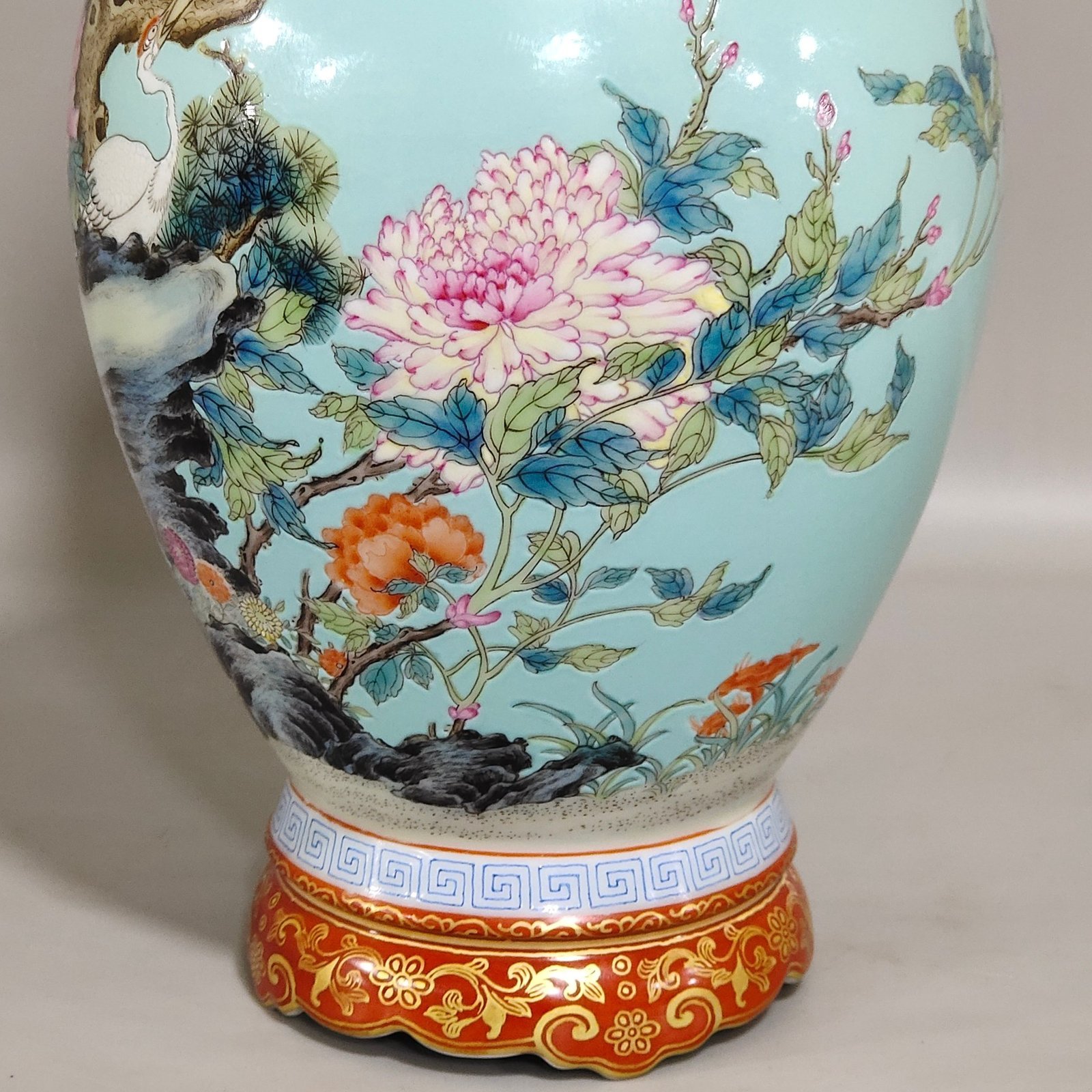 Qing Dynasty Qianlong turquoise green crane and longevity olive vase