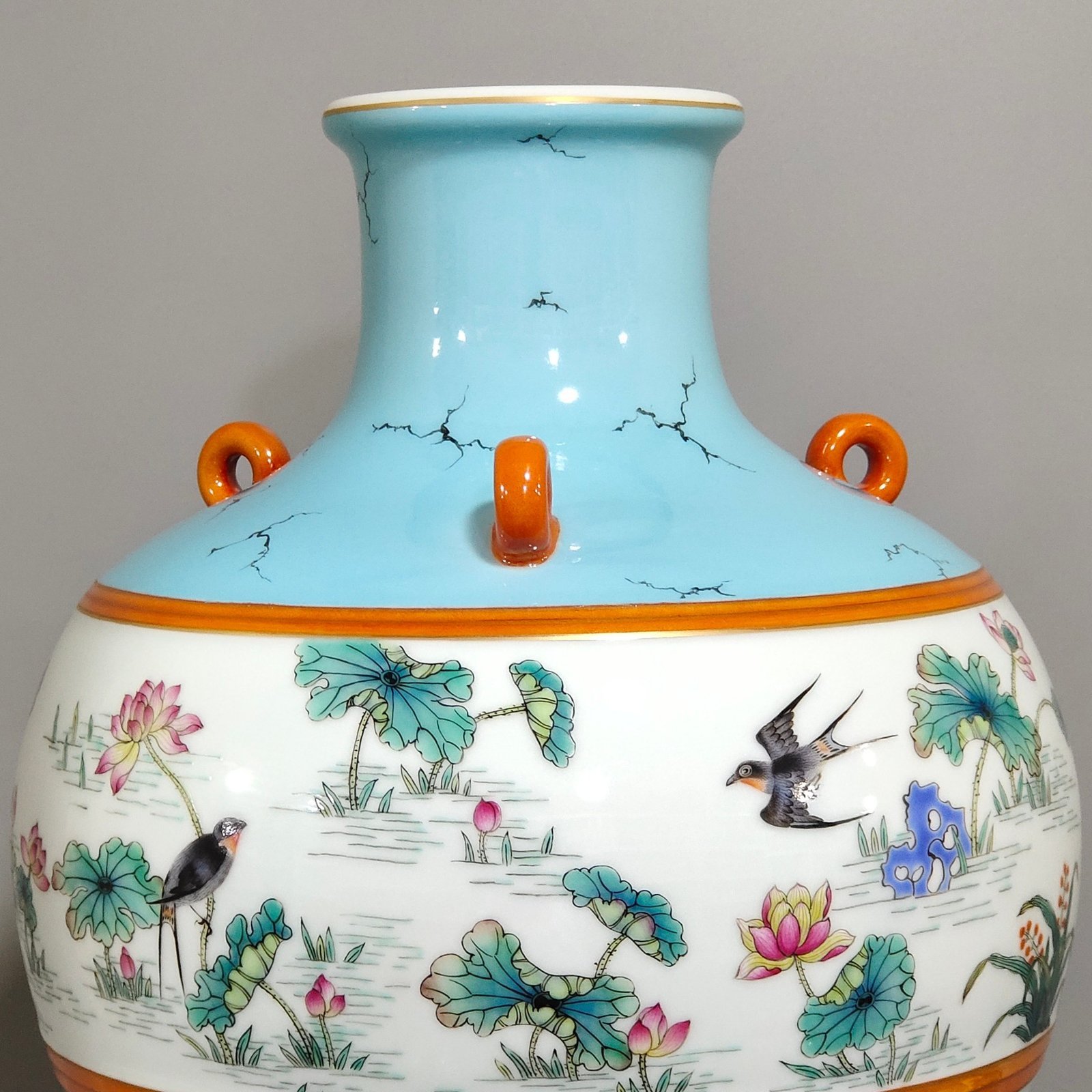 Qing Dynasty Qianlong turquoise green lotus spring swallow plum vase