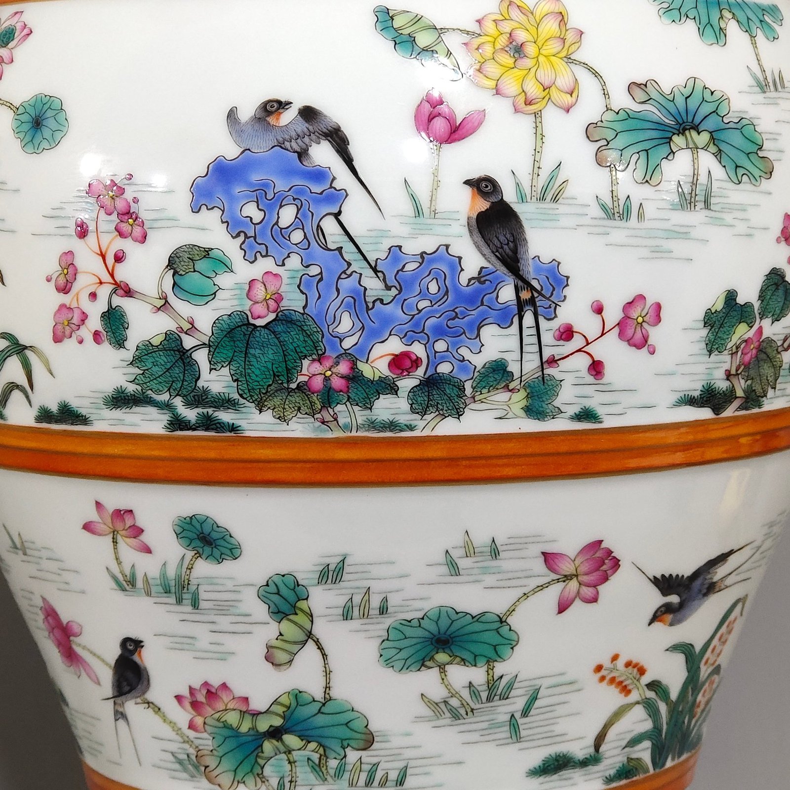 Qing Dynasty Qianlong turquoise green lotus spring swallow plum vase