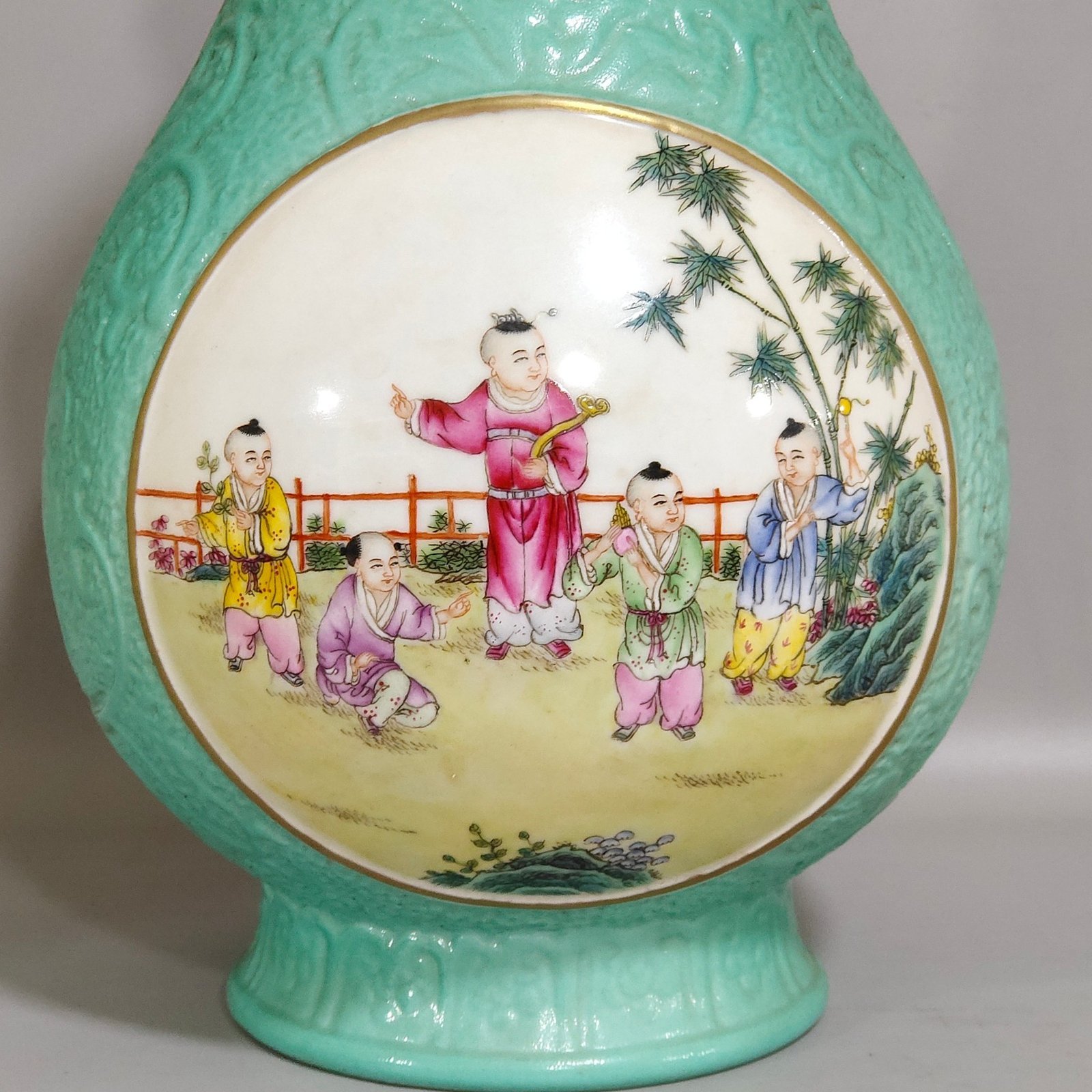 Qing Dynasty Qianlong turquoise green carved window vase