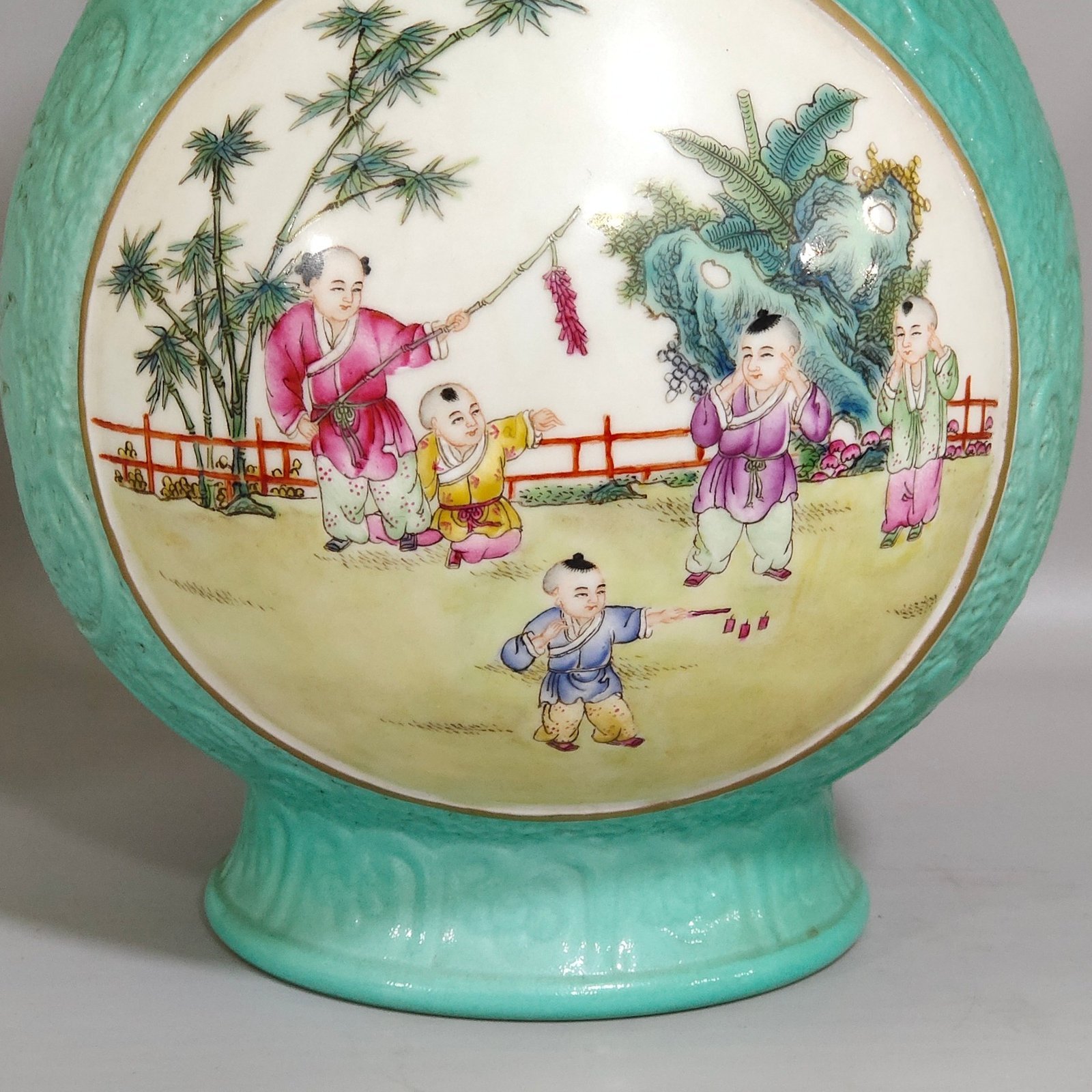 Qing Dynasty Qianlong turquoise green carved window vase