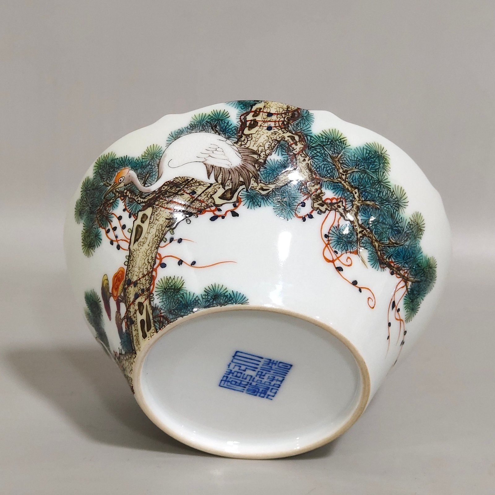 Qing Dynasty Qianlong Songhe Yannian bowl
