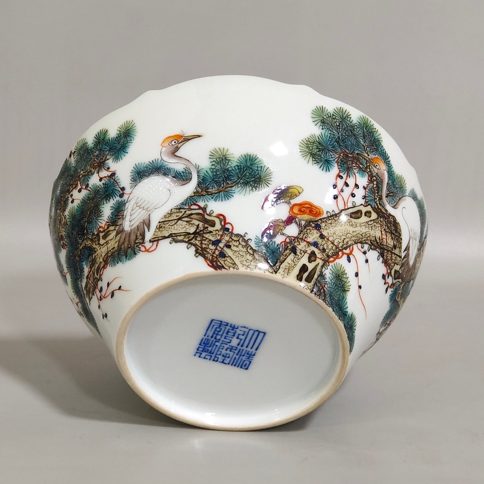 Qing Dynasty Qianlong Songhe Yannian bowl