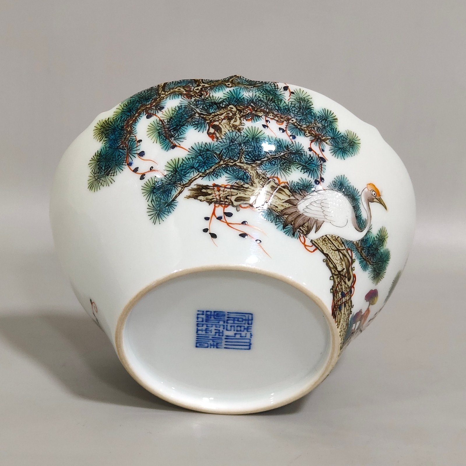 Qing Dynasty Qianlong Songhe Yannian bowl
