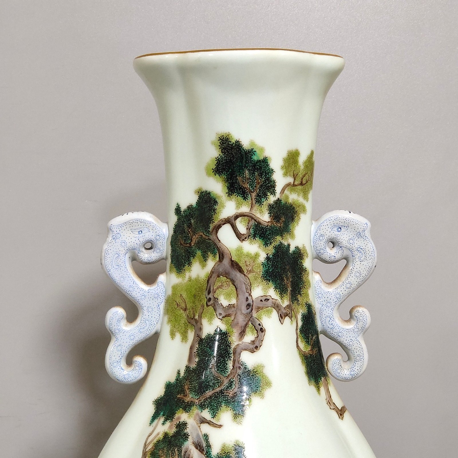 Qing Dynasty Qianlong Song Deer Amphora