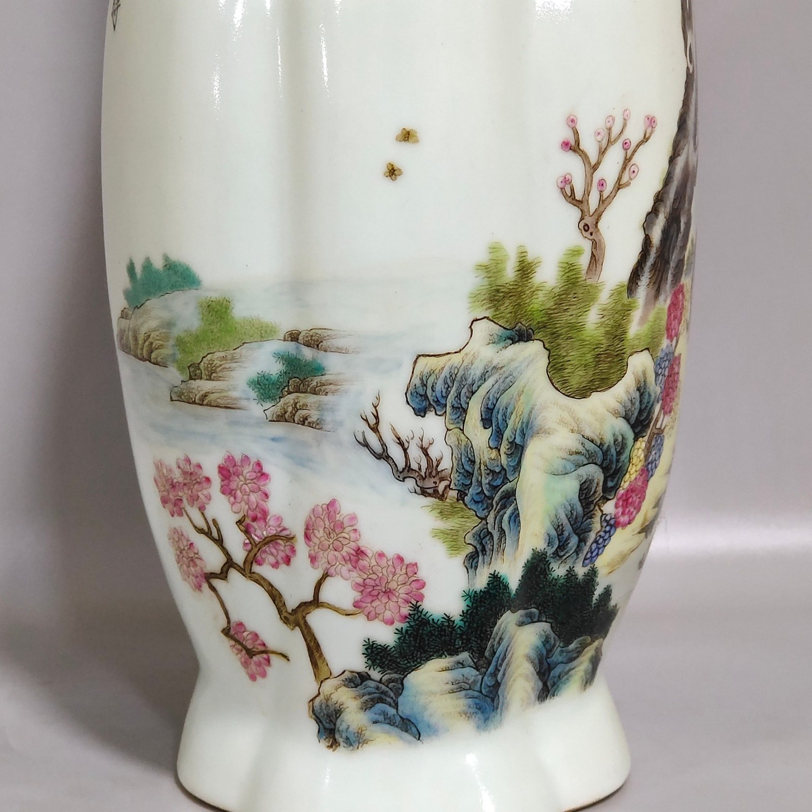 Qing Dynasty Qianlong Song Deer Amphora