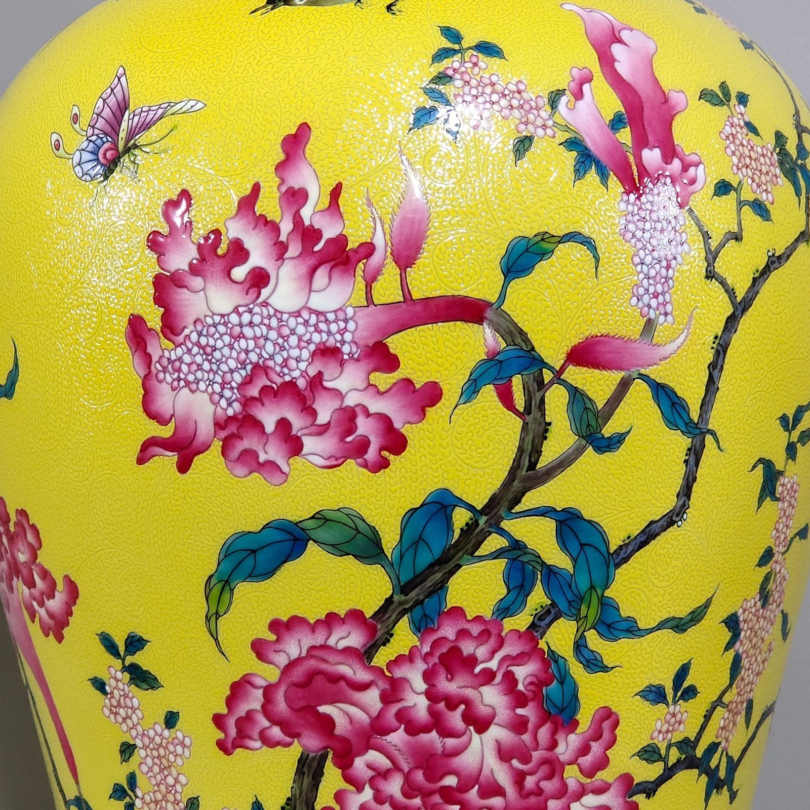 Qing Dynasty Qianlong lemon yellow glazed plum vase