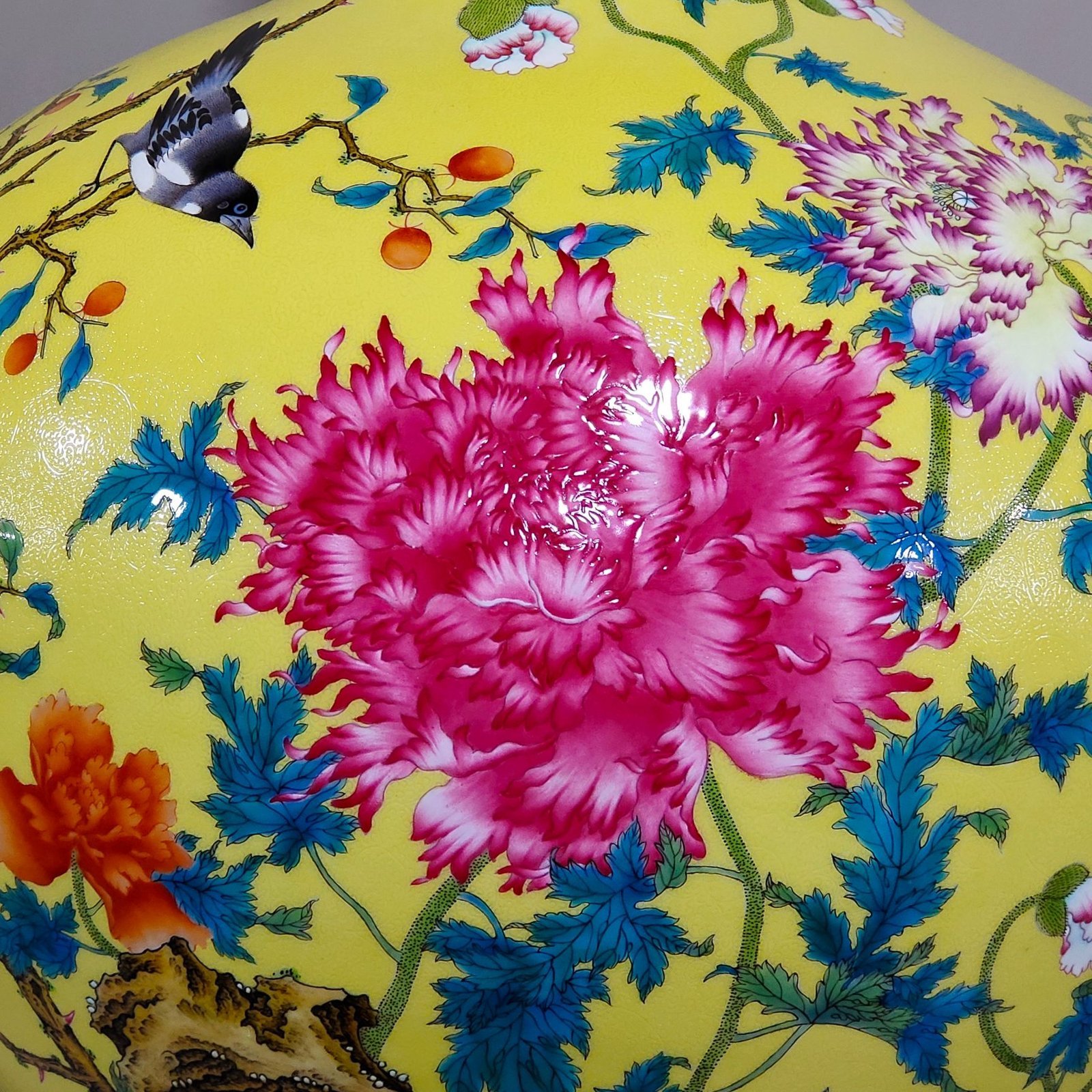 Qing Dynasty Qianlong a lemon-yellow glazed poppy flower vase
