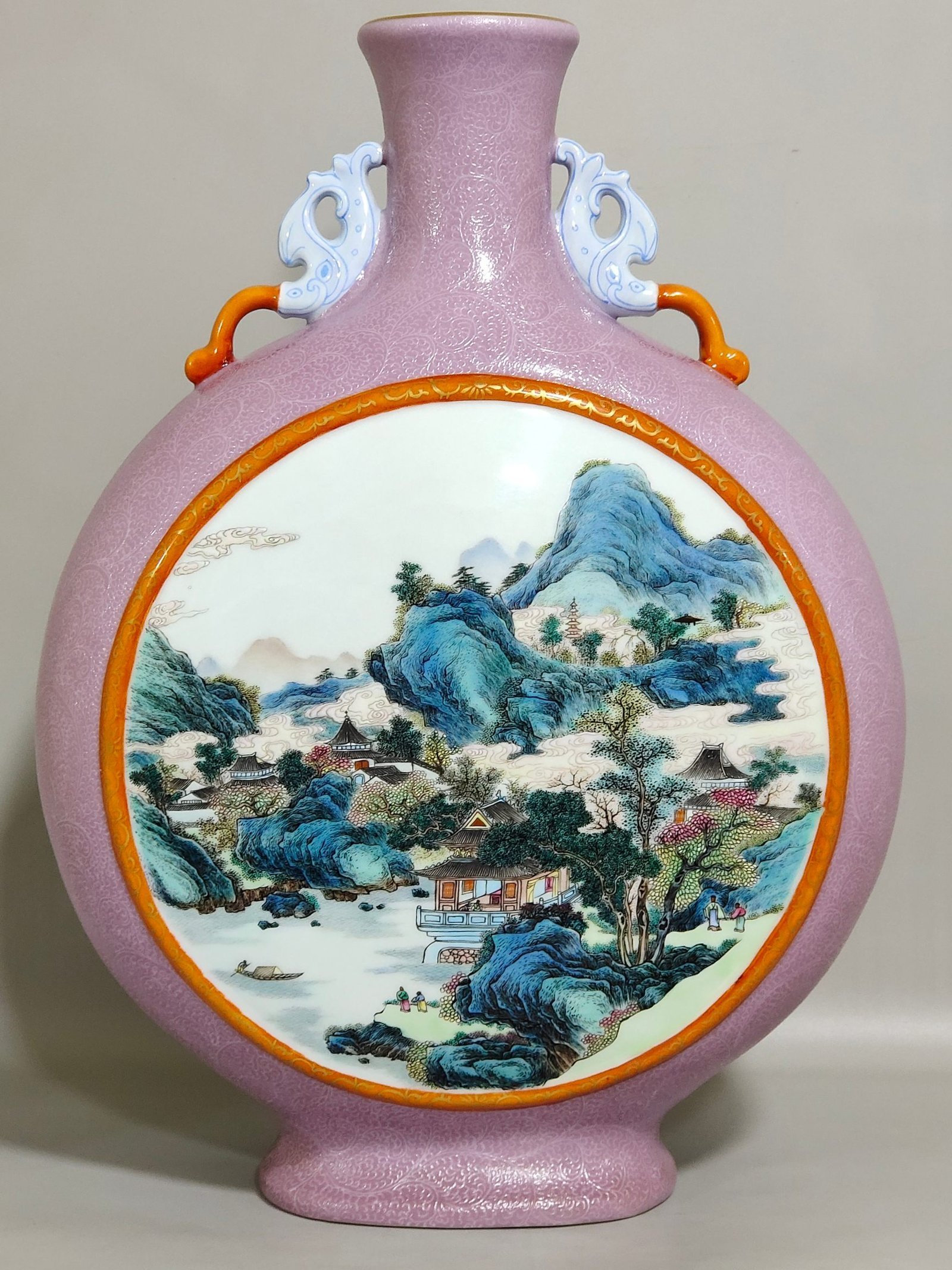Qing Dynasty Qianlong peach red glazed flower-opening landscape and moon vase