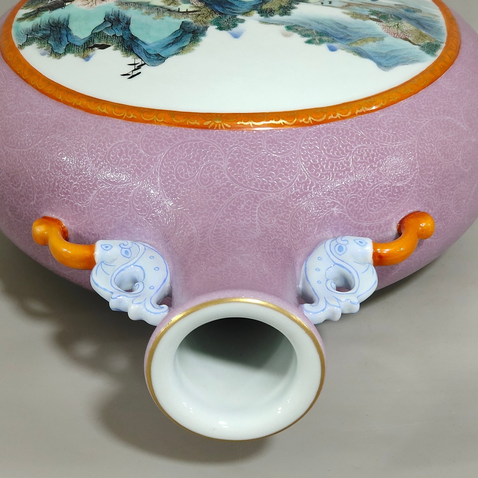Qing Dynasty Qianlong peach red glazed flower-opening landscape and moon vase