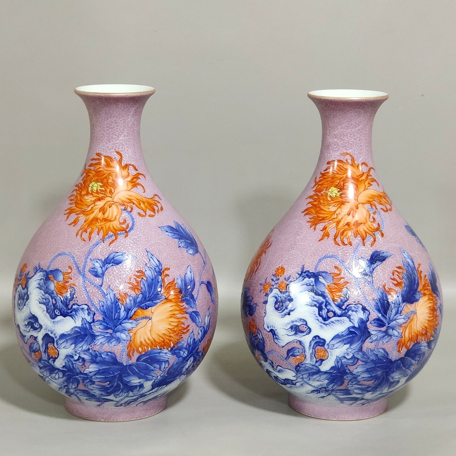 Qing Dynasty Qianlong peach red glaze poppy flower inscribed jade pot spring vase
