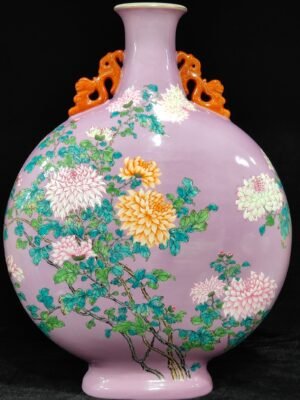 Qing Dynasty Qianlong peach red glaze chrysanthemum flat vase
