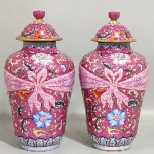 Qing Dynasty Qianlong Yangcai floral ribbon vase
