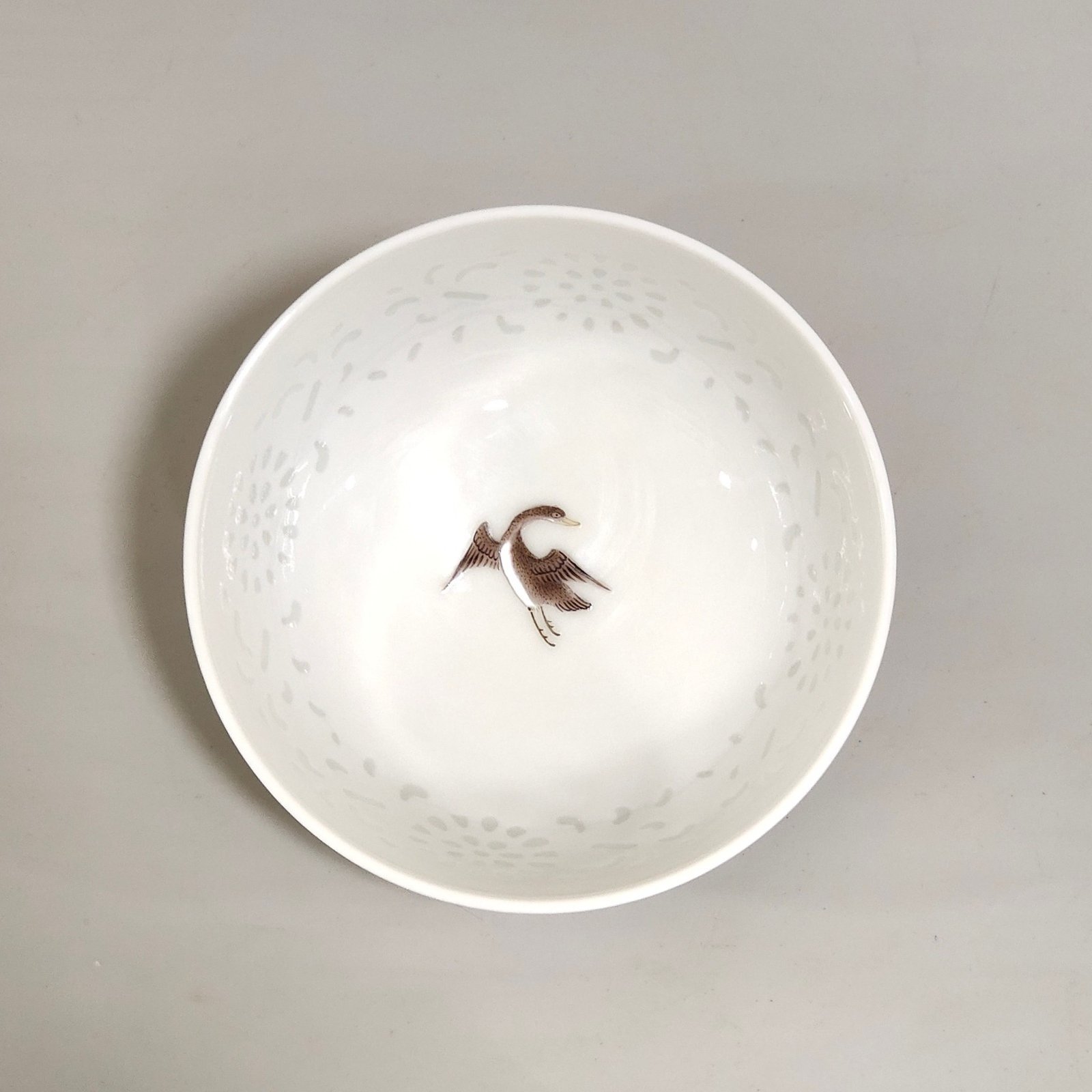Qing Dynasty Qianlong sea-patterned wild goose and carp exquisite cup