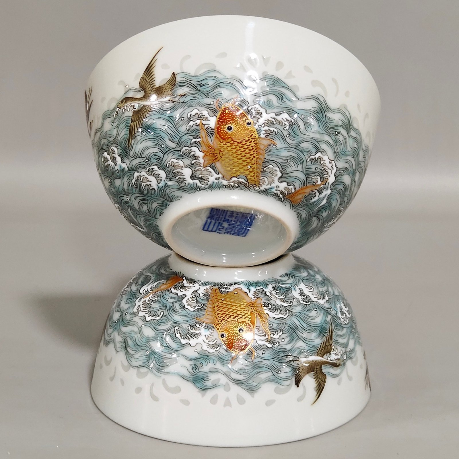 Qing Dynasty Qianlong sea-patterned wild goose and carp exquisite cup