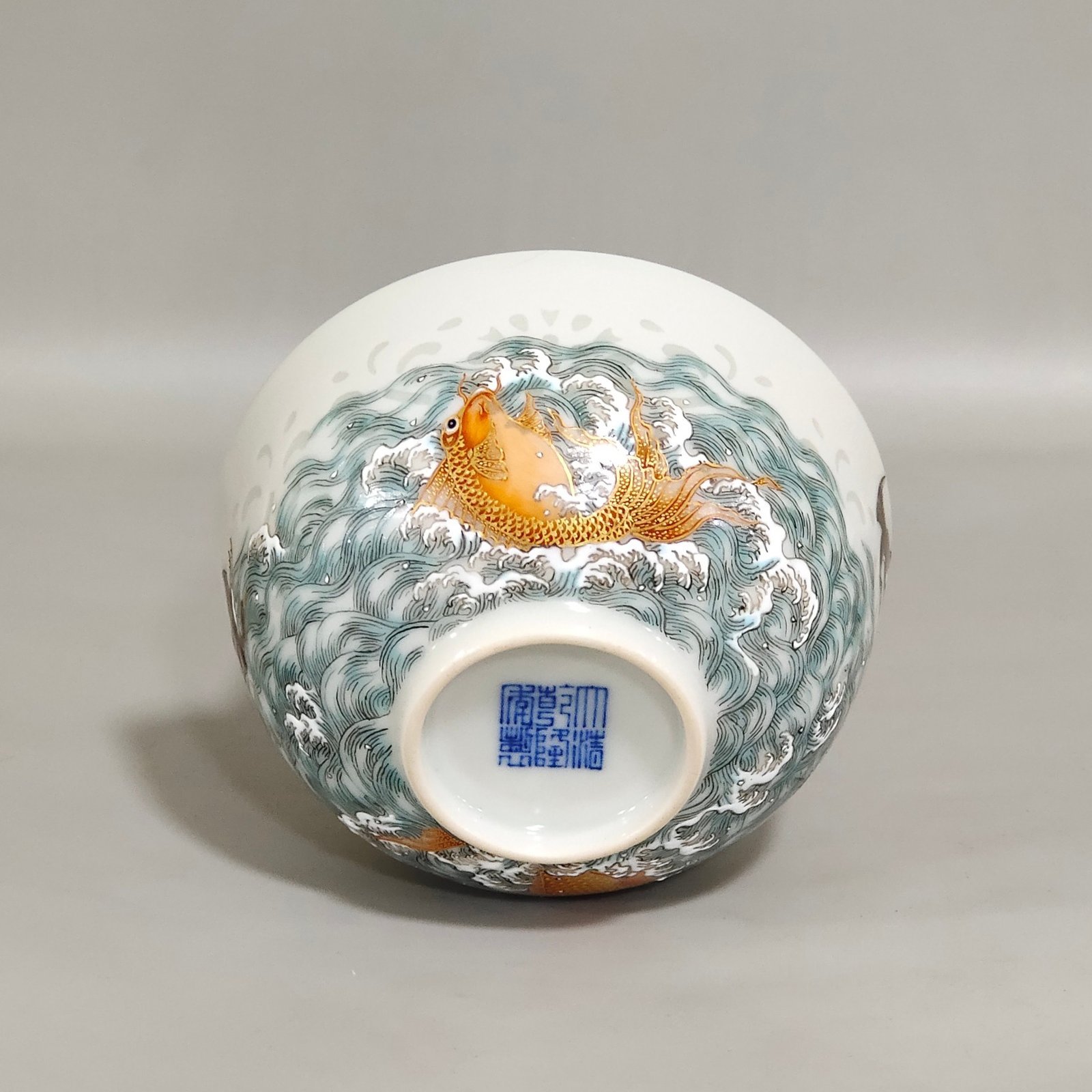 Qing Dynasty Qianlong sea-patterned wild goose and carp exquisite cup