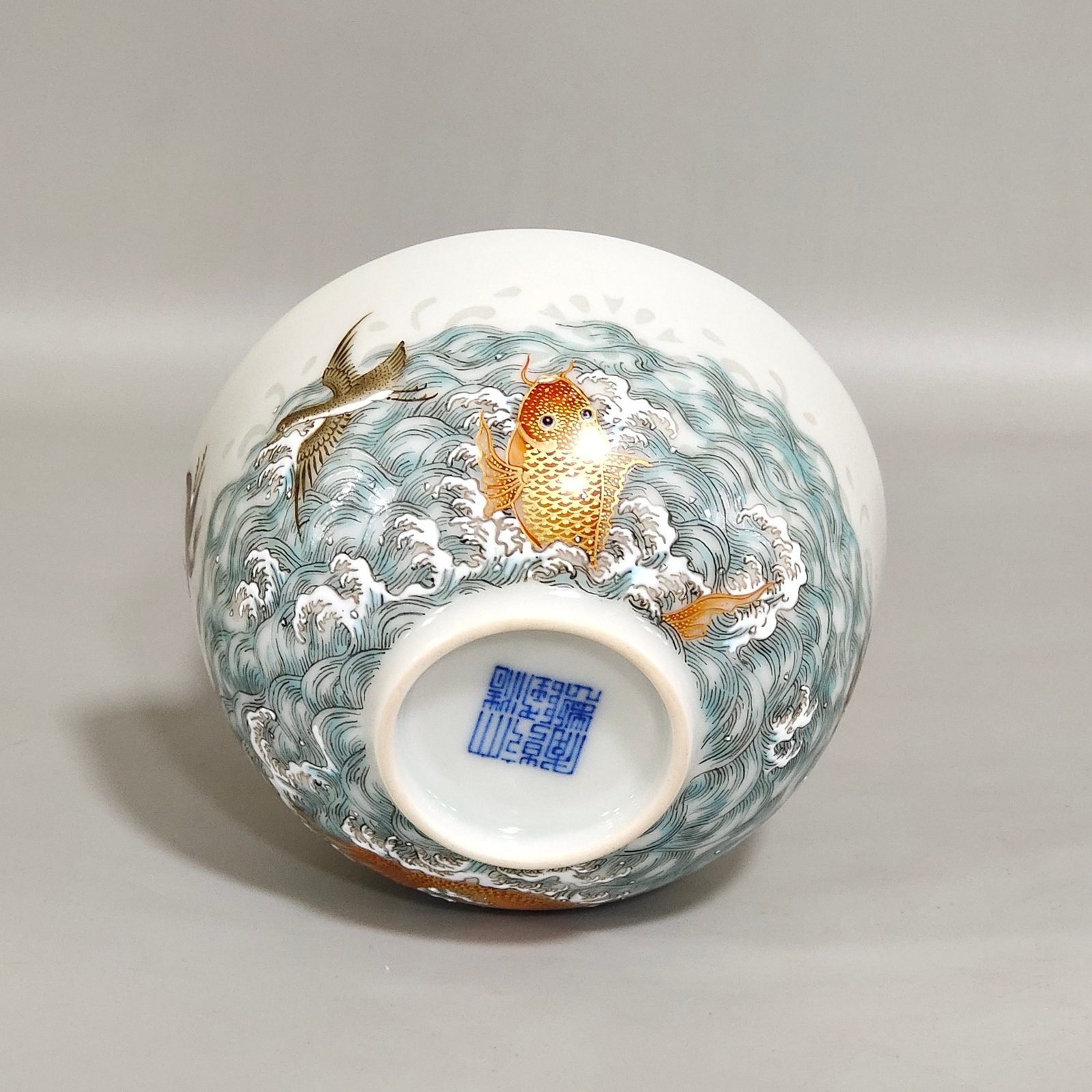 Qing Dynasty Qianlong sea-patterned wild goose and carp exquisite cup
