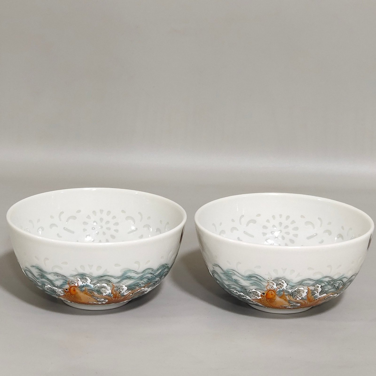 Qing Dynasty Qianlong sea-patterned wild goose and carp exquisite cup