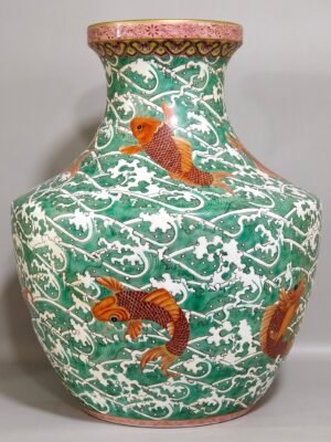 Qing Dynasty Qianlong sea pattern carp statue