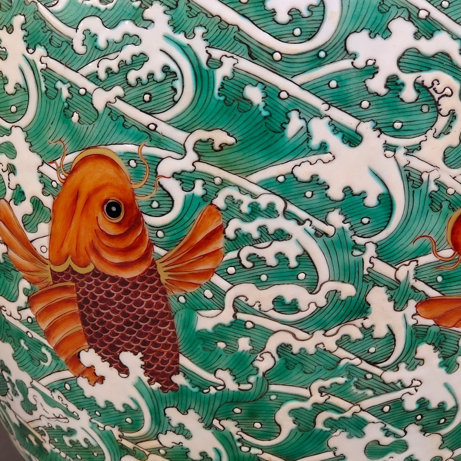 Qing Dynasty Qianlong sea pattern carp statue