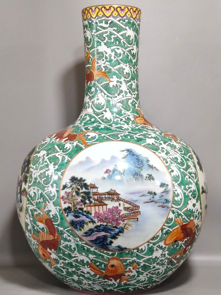 Qing Dynasty Qianlong Seawater Carp Open Window Landscape Characters Story Celestial Ball Vase